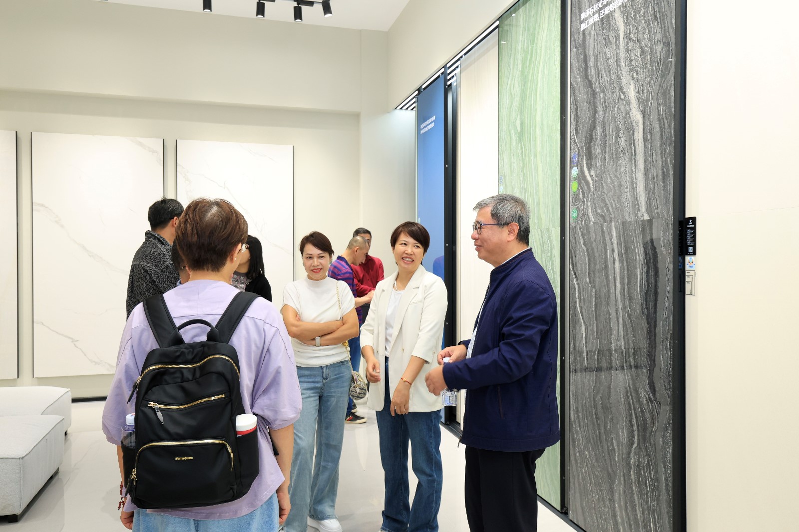 參觀展廳4.jpg